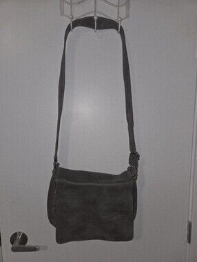 Roots Med Sized Messenger Tribe Leather